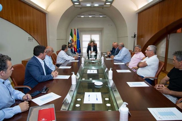 Deltafina comprará a la cooperativa extremeña Ibertabaco más de 12 millones de kilos de tabaco en los próximos tres años