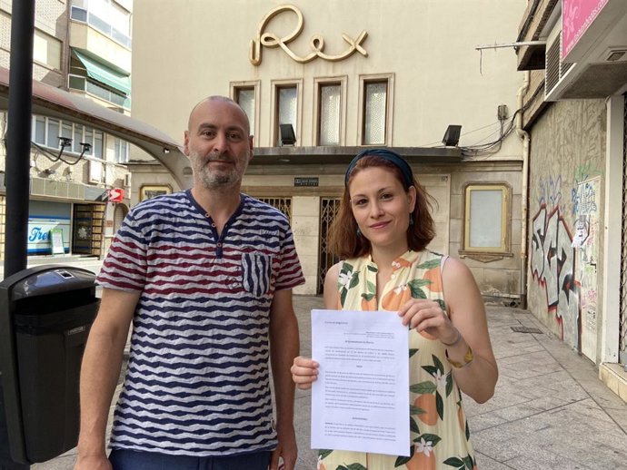 La secretaria municipal de Derechos Sociales de la formación, Elvira Medina, presenta una batería de alegaciones al cambio de uso