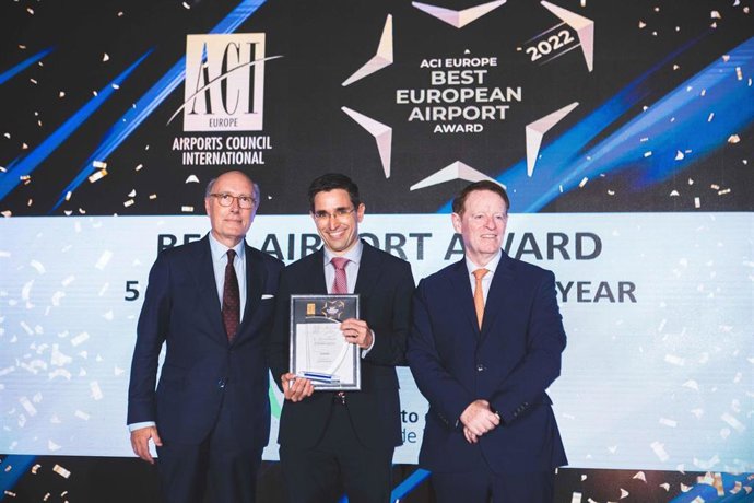 El Aeropuerto de Valencia recibe el premio al Mejor Aeropuerto de Europa en la categoría entre 5 y 10 millones de pasajeros