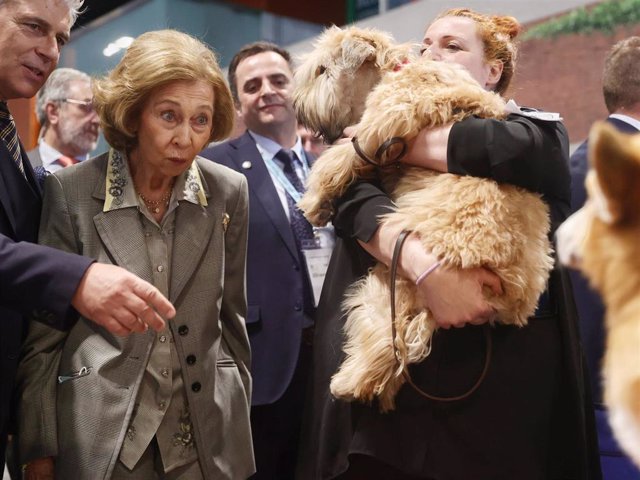 La Reina Sofía durante la inauguración de la World Dog Show, en la Feria de Madrid