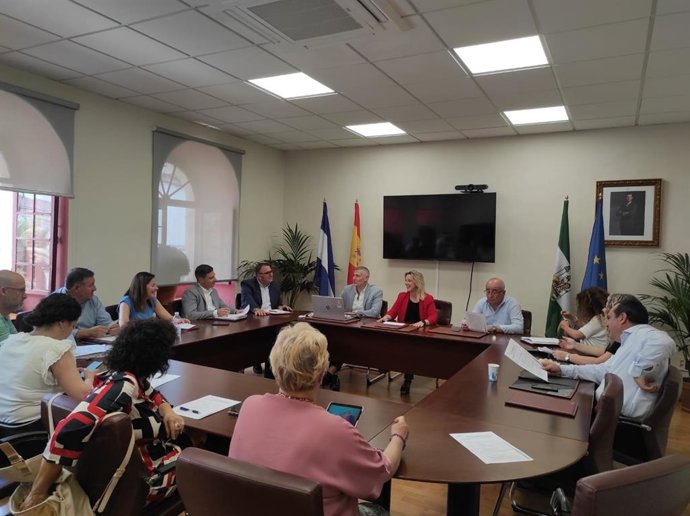 El Ayuntamiento de Alcalá de Guadaíra ha aprobado este viernes asuntos que avanzan en mejoras de infraestructuras, modernización y participación ciudadana.