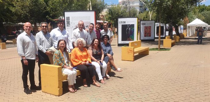 [Sevilla] Exposición Más Allá Del Arco Iris. Nota De Prensa Y Fotografía.