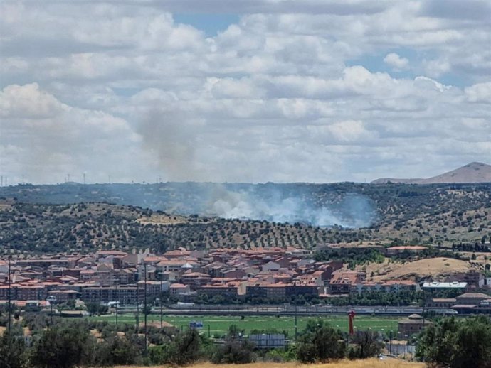Incendio en el campo de maniobras de la Academia de Infantería de Toledo.
