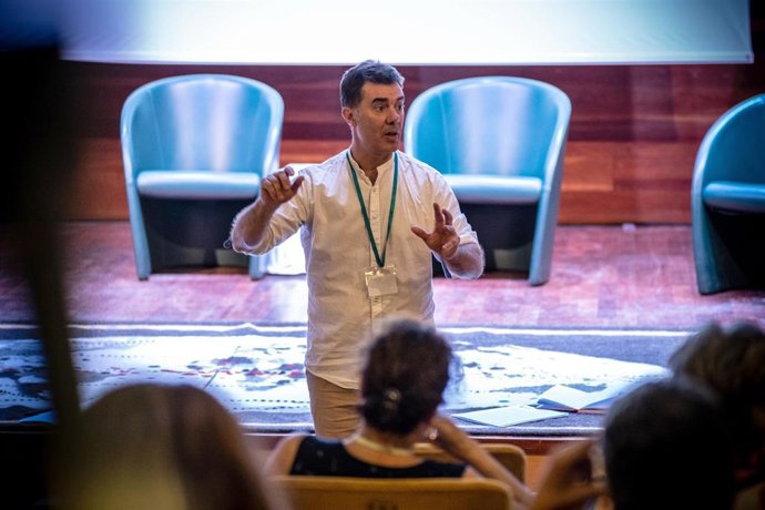 Eduardo Santos durante su intervención en el Foro de Justicia Restaurativa en Cerdeña.