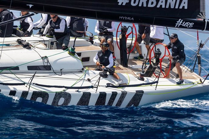 Archivo - El Urbania Sailing Team durante la PalmaVela 2022