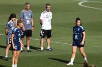 Vilda: "Mis jugadoras no van a defraudar, es el último partido en España antes de la Eurocopa"