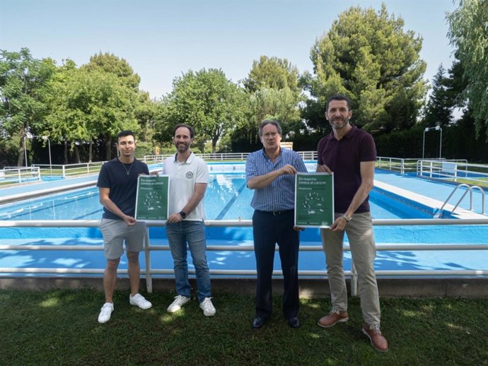 Se han colocado ya carteles en varios puntos de las instalaciones municipales