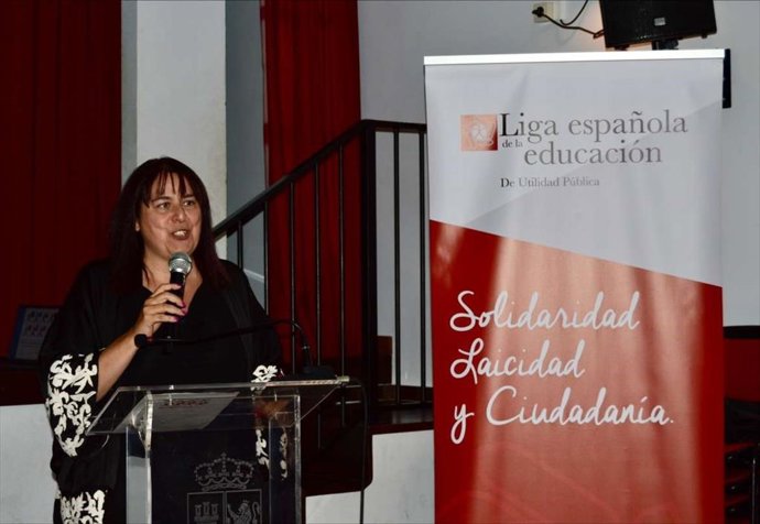 La consejera de Agricultura, Desarrollo Rural, Población y Territorio, Begoña García, en la Escuela de Verano 'Igualdad, Inclusión y Ciudadanía'