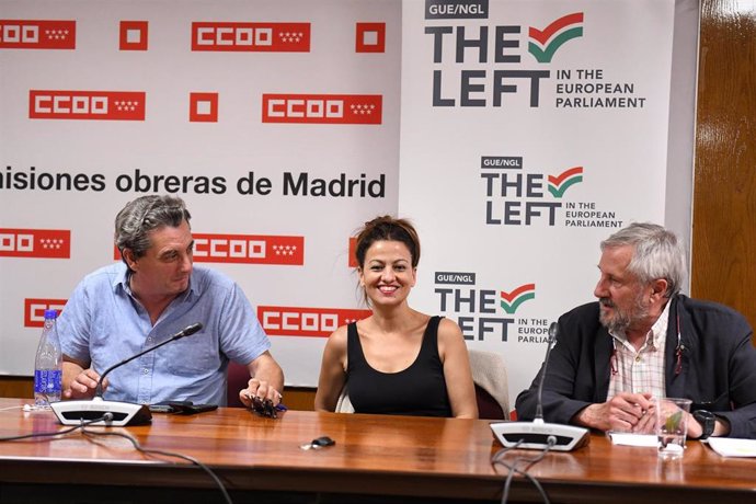 (I-D) El expresidente del P, José Luis Centella, la portavoz federal de IU, Sira Rego, y el exdiputado, Willy Meyer; durante la Cumbre por la Paz: OTAN no, en el auditorio Marcelino Camacho de CCOO de Madrid, a 24 de junio de 2022, en Madrid (España).