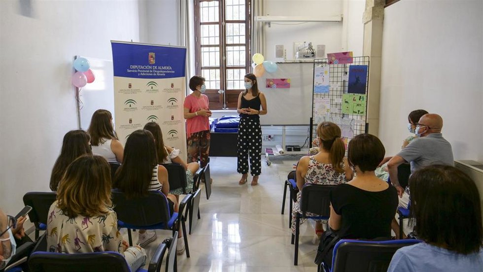 Entrega de premios del VII Concurso Provincial de Carteles 'Conduce tu vida' de Diputación de Almería