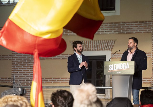 El presidente de Vox, Santiago Abascal, valora los resultados obtenidos por su formación en los comicios para Castilla y León durante la noche electoral 