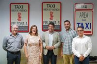 Mazón defiende una "mayor libertad" para "mejorar el servicio" del sector del taxi y pide "eliminar trabas"