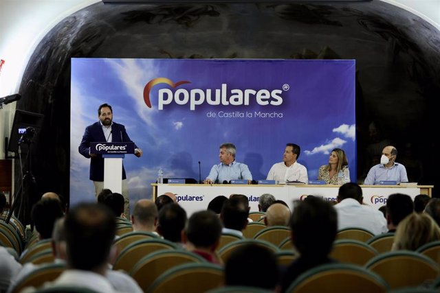 El presidente del Partido Popular de Castilla-La Mancha, Paco Núñez, preside la Junta Directiva Provincial del Partido Popular de Toledo