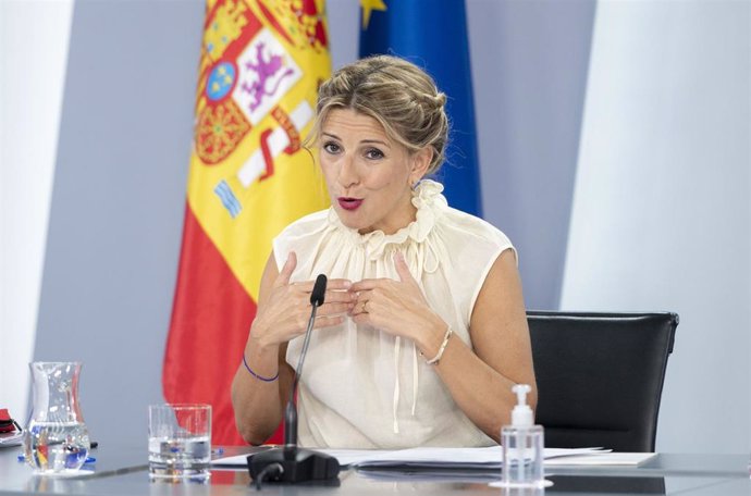 La vicepresidenta segunda y ministra de Trabajo y Economía Social, Yolanda Díaz, comparece tras la reunión del Consejo de Ministros en Moncloa, a 21 de junio de 2022, en Madrid (España).