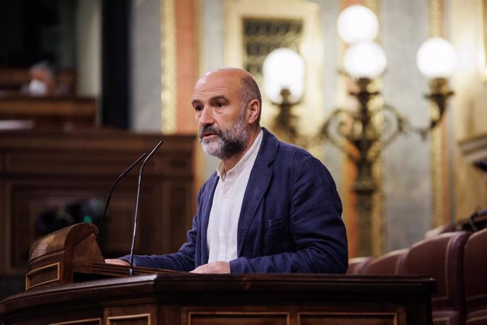 El diputado del BNG en el Congreso, Néstor Rego, interviene en una sesión plenaria, en el Congreso de los Diputados, a 23 de junio de 2022, en Madrid.