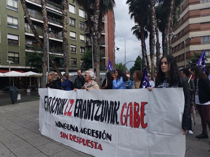 Concentración contra la violencia machista en Barakaldo (Bizkaia)