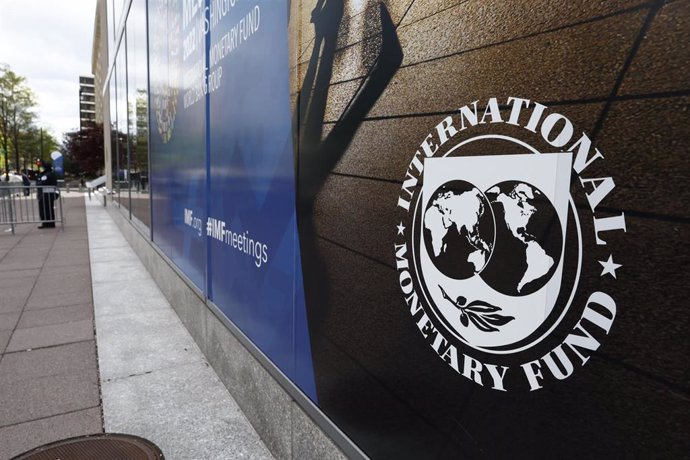 Archivo - WASHINGTON, April 19, 2022  -- Photo taken on April 19, 2022 shows the IMF Headquarters in Washington, D.C., the United States. The International Monetary Fund (IMF) on Tuesday slashed global growth forecast for 2022 to 3.6 percent amid the Ru