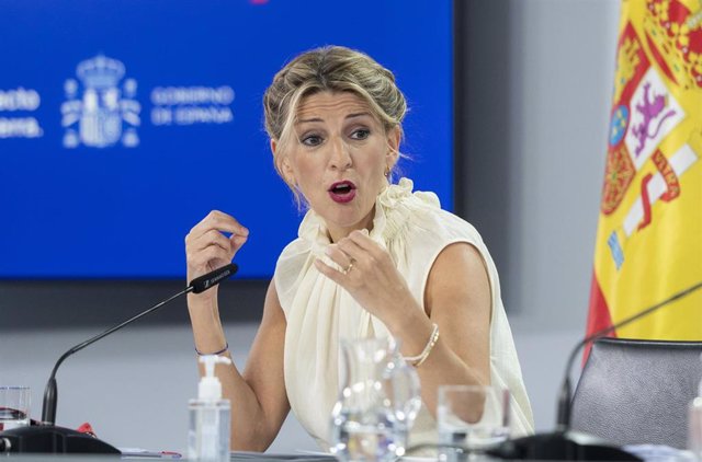 La vicepresidenta segunda y ministra de Trabajo y Economía Social, Yolanda Díaz, comparece tras la reunión del Consejo de Ministros en Moncloa, a 21 de junio de 2022, en Madrid (España). 