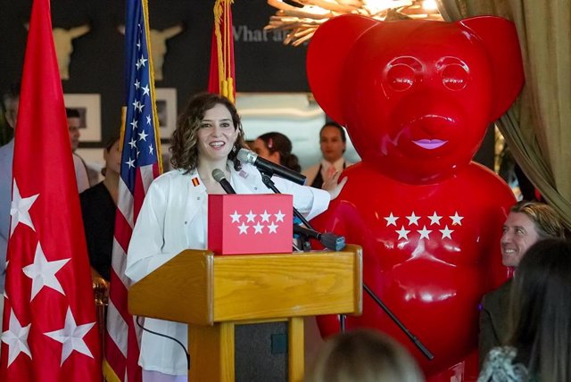 La hostelería de Miami reconoce la labor de la presidente regional, Isabel Díaz Ayuso