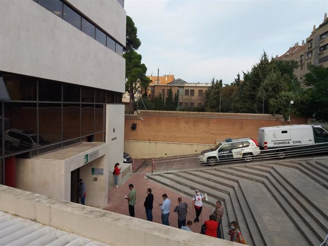 Archivo - Edificio judicial de la Caleta, en Granada, en imagen de archivo.