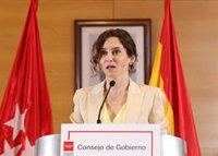 Ayuso se queja en Miami de la "tendencia totalitaria" en España de "asfixiar cada vez más a las instituciones"