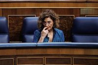 Montero apunta a las energéticas entre las empresas interesadas en "derribar al Gobierno"