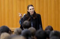 Ardern anuncia nuevas medidas de ayuda para Ucrania y reafirma el apoyo de Nueva Zelanda en plena guerra