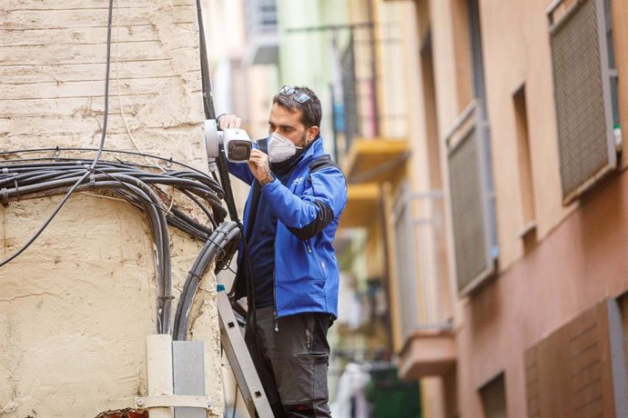 Archivo - El Ayuntamiento de Zaragoza implanta una red de videovigilancia con inteligencia artificial en la zona de Doctor Cerrada