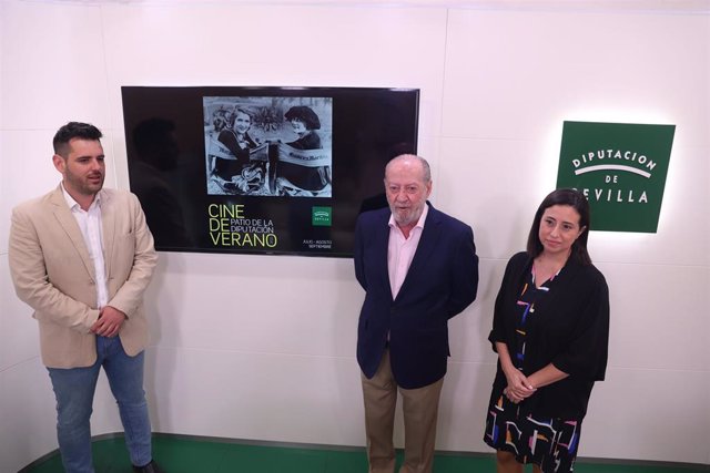 Alejandro Moyano, Fernando Rodríguez Villalobos y Carolina Morales, en la presentación del cine de verano de la Diputación.