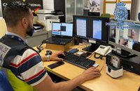 Detenido en Málaga por espiar a una compañera de trabajo con un software de control remoto en el móvil de la víctima
