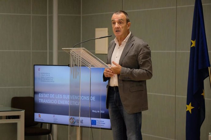 Archivo - El vicepresidente y conseller de Transición Energética, Sectores Productivos y Memoria Democrática, Juan Pedro Yllanes, en una rueda de prensa.