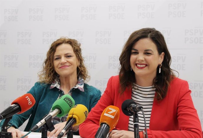 Archivo - Pilar Bernabé y Sandra Gómez en la rueda de prensa