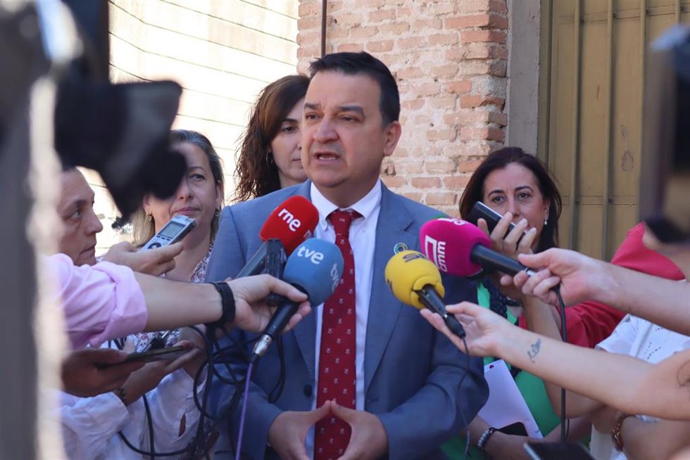El consejero de Agricultura, Agua y Desarrollo Rural, Francisco Martínez Arroyo, ha presidido la reunión del Consejo Agrario de Castilla-La Mancha.