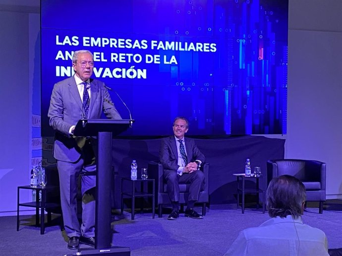 El consejero de Transformación Económica, Industria, Conocimiento y Universidades en funciones, Rogelio Velasco, por IE Center for Families in Business de IE University para EY Empresa Familiar.