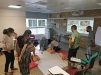 Área de Anestesiología del Hospital Costa del Sol desarrolla un curso de reanimación cardiopulmonar básico para docentes