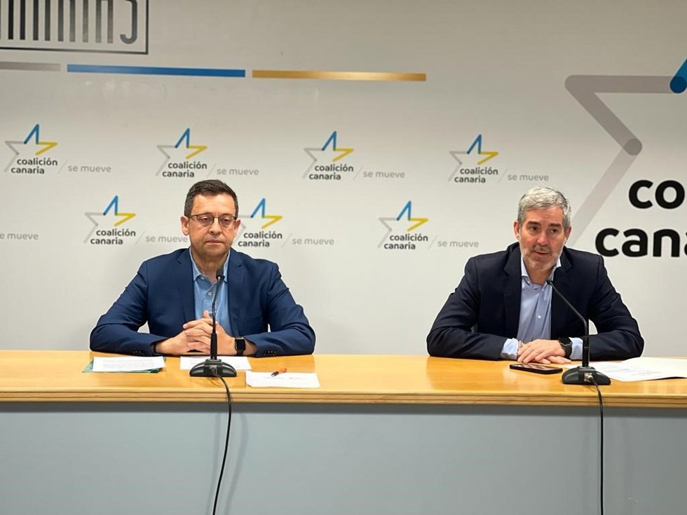 El secretario nacional de Coalición Canaria-PNC, Fernando Clavijo, y el presidente de la Fundación Canaria Siglo XXI, Manuel Jorge