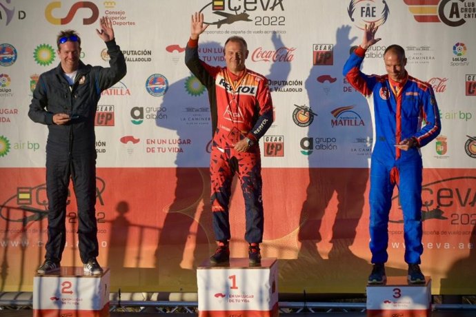 El piloto Cástor Fantoba volvió a proclamarse campeón de España de vuelo acrobático en el Nacional en Ciudad Real.