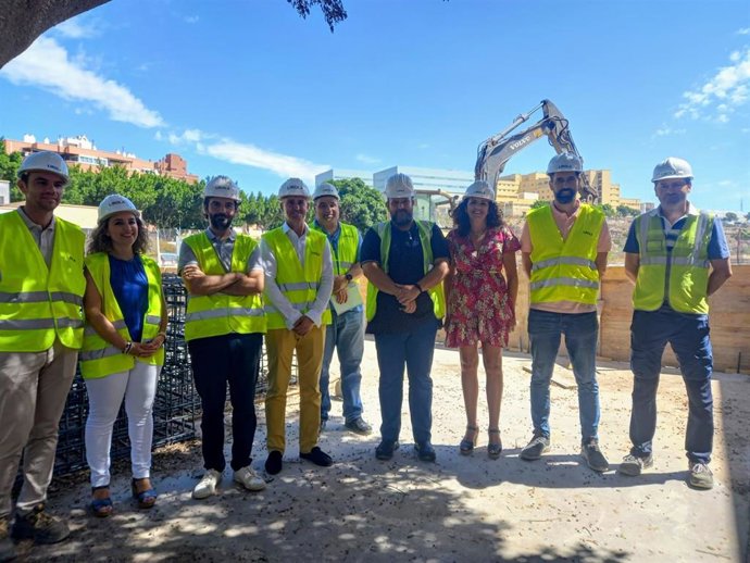 El delegado territorial Antonio Jiménez visita las obras del CEIP Europa en Almería