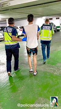 Detenido un joven de 18 años por retener contra su voluntad a una menor de 15 años en Málaga