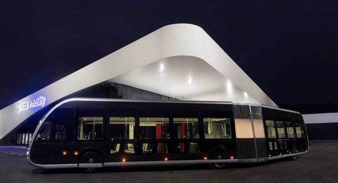 Imagen de uno de los autobuses eléctricos articulados que circularán por Valladolid a finales de año