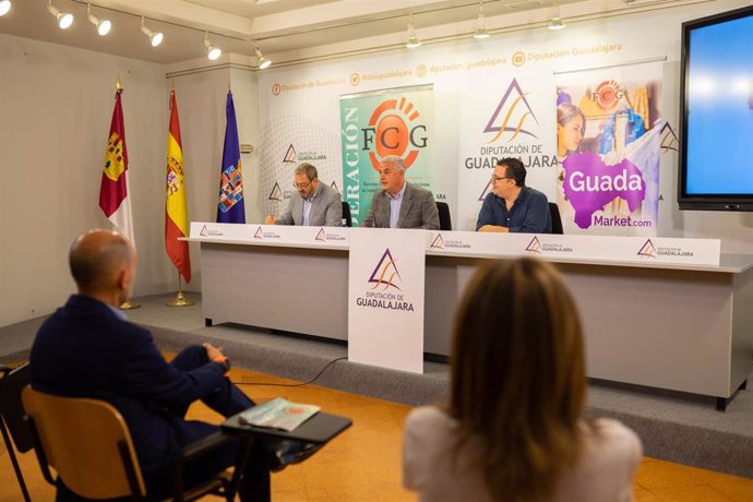 Presentación de la plataforma de comercio on line, denominada 'Guadamarket'.