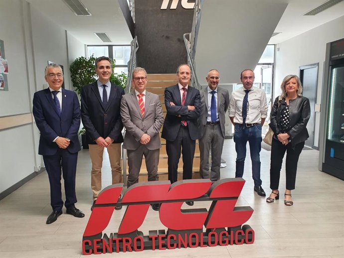 Visita de Mariano Veganzones al Instituto Tecnológico de Castilla y León.