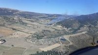 El Infoca moviliza tres medios aéreos en un fuego forestal declarado en Alhama de Granada