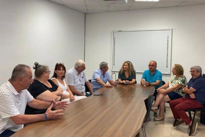 Reunión del Ayuntamiento de Alcalá con representantes de asociaciones vecinales.