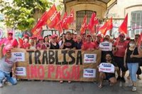 Vigilantes de seguridad del Teatro Principal reclaman el pago de unas nóminas pendientes