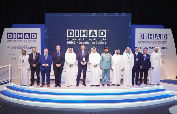 Presentación oficial del DIHAD Humanitarian College en Dubai por parte de la Fundación DIHAD, la UCAM y autoridades de Emiratos Árabes.