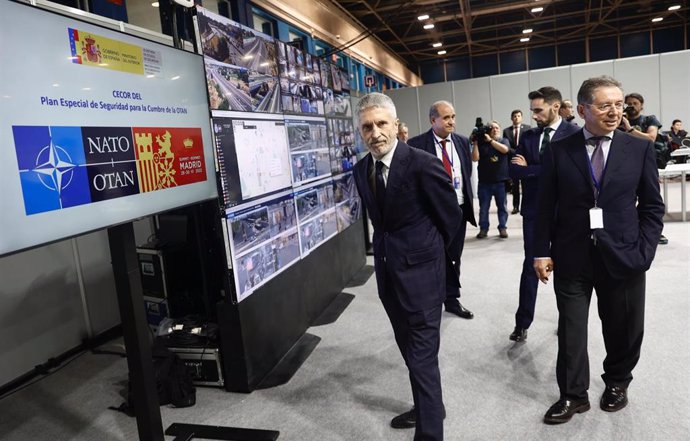 El ministro del Interior, Fernando Grande-Marlaska, visita el centro de mando en Ifema para la cumbre de la OTAN