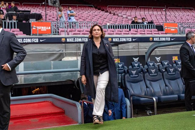 La alcaldesa de Barcelona, Ada Colau, en el Camp Nou antes de participar en los Premis Pimes de Pimec
