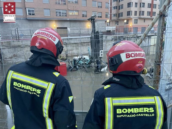 El Consorcio Provincial de Bomberos de Castellón realiza varios servicios de achique de agua debido a la lluvia