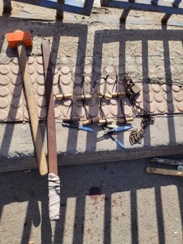Armas utilizadas por inmigrantes subsaharianos contra la Policía marroquí en el asalto a la valla de Melilla